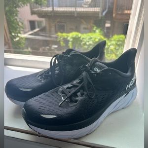 Hoka Clifton 8 size US 8.5 woman